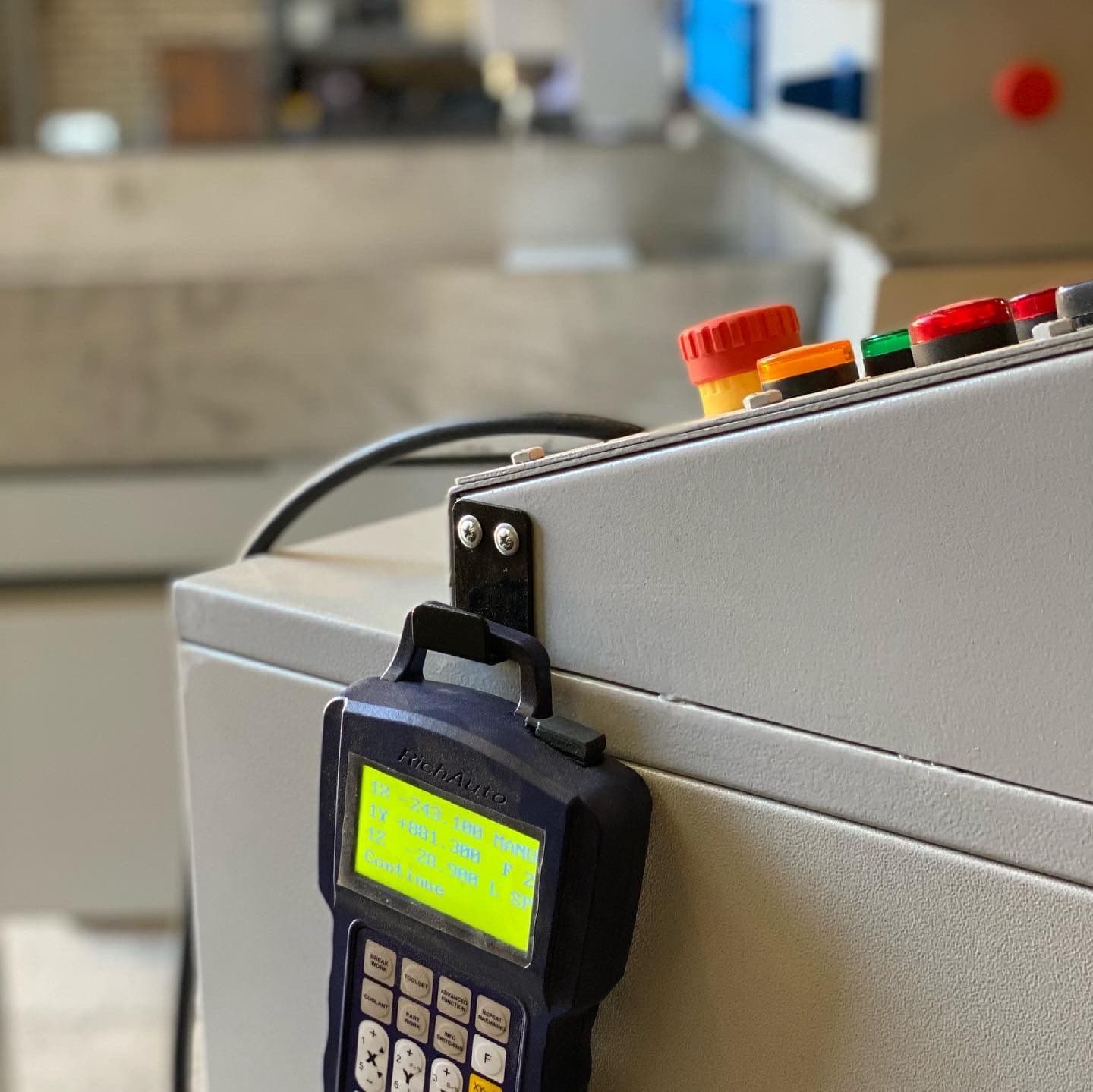دستگاه CNC ماشین‌کاری آلومینیوم و فلزات نرم
