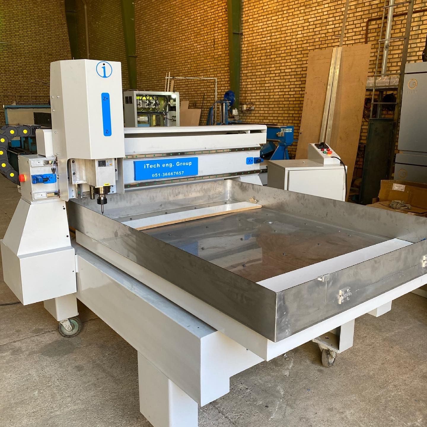 دستگاه CNC ماشین‌کاری آلومینیوم و فلزات نرم