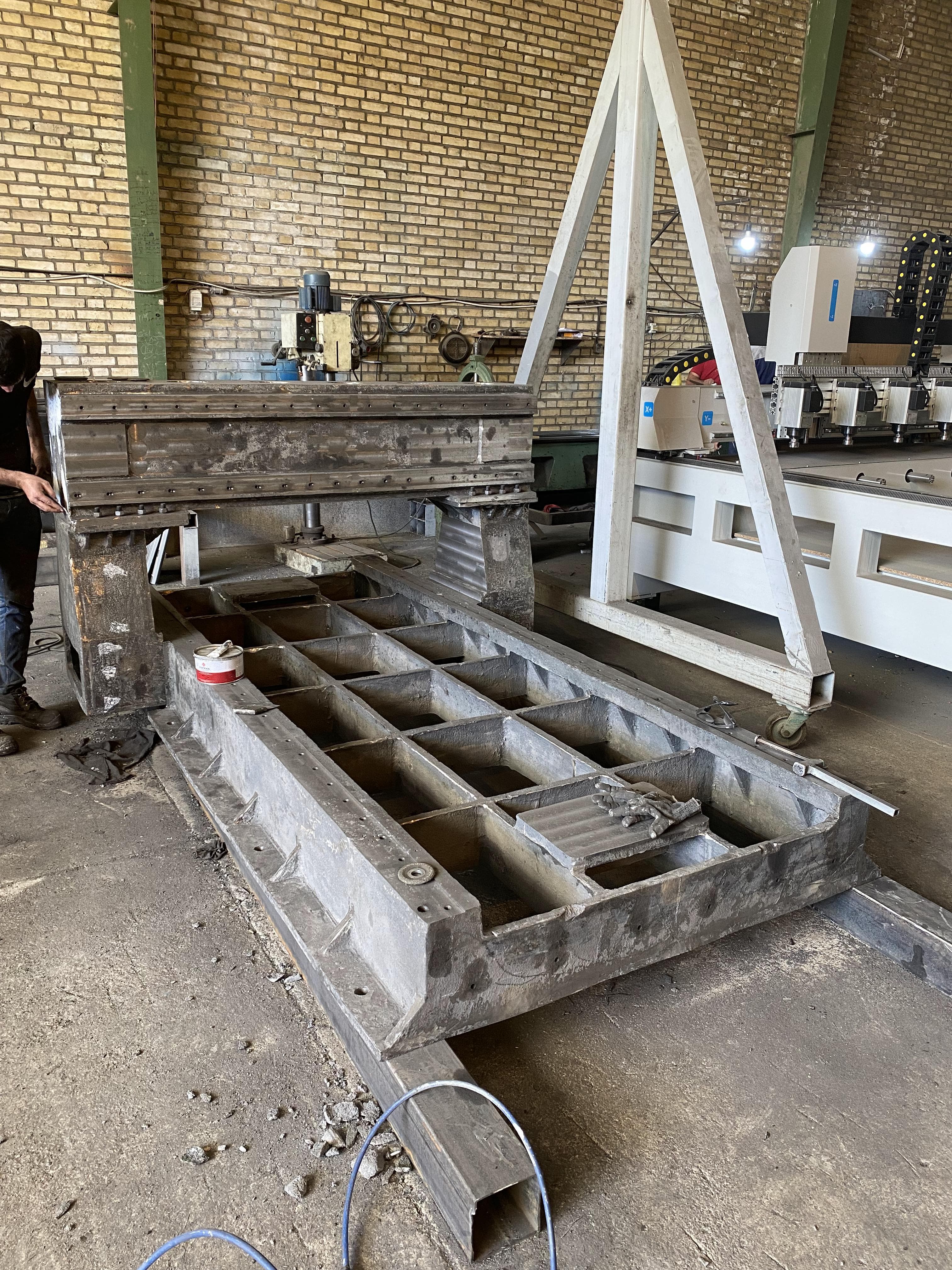 دستگاه فرز CNC چدنی سنگین